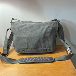 Think Tank Canvas Messenger Camera Bag in Olive Green - Padded Protective Case.